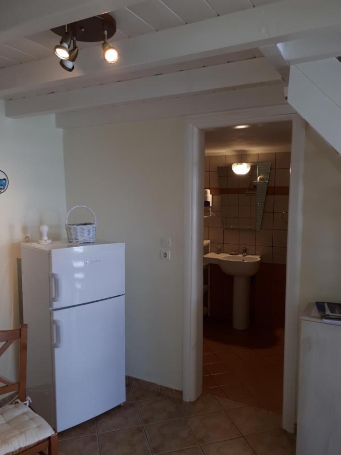 Roula'S Suites Andros Town Exterior photo