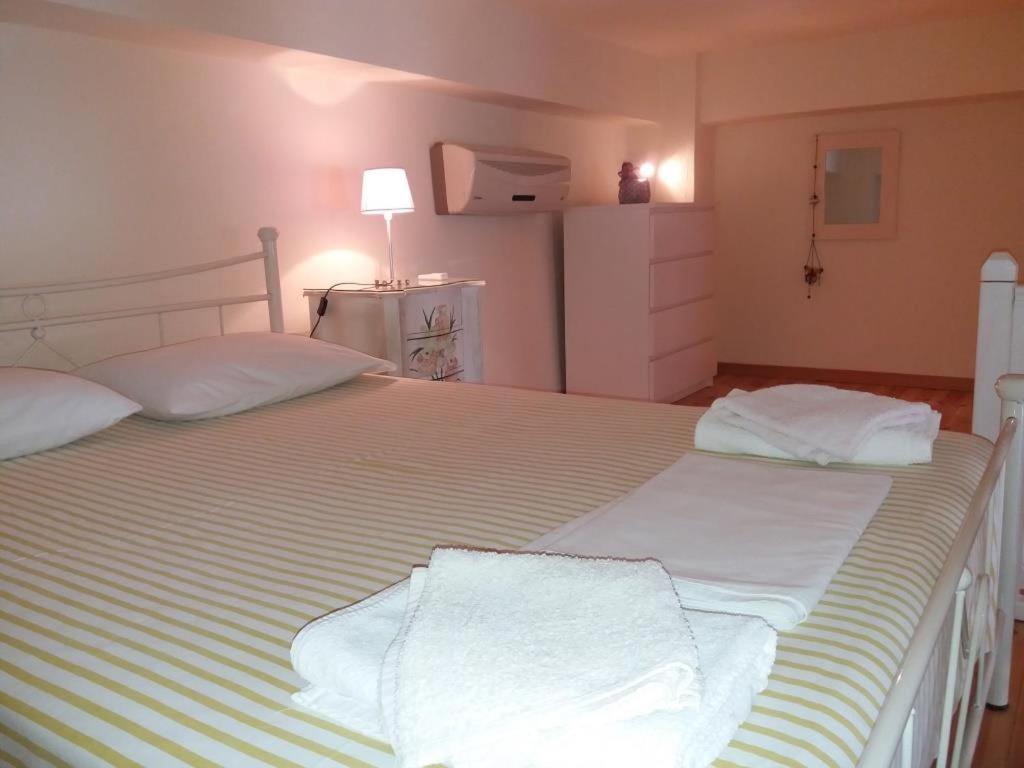 Roula'S Suites Andros Town Exterior photo
