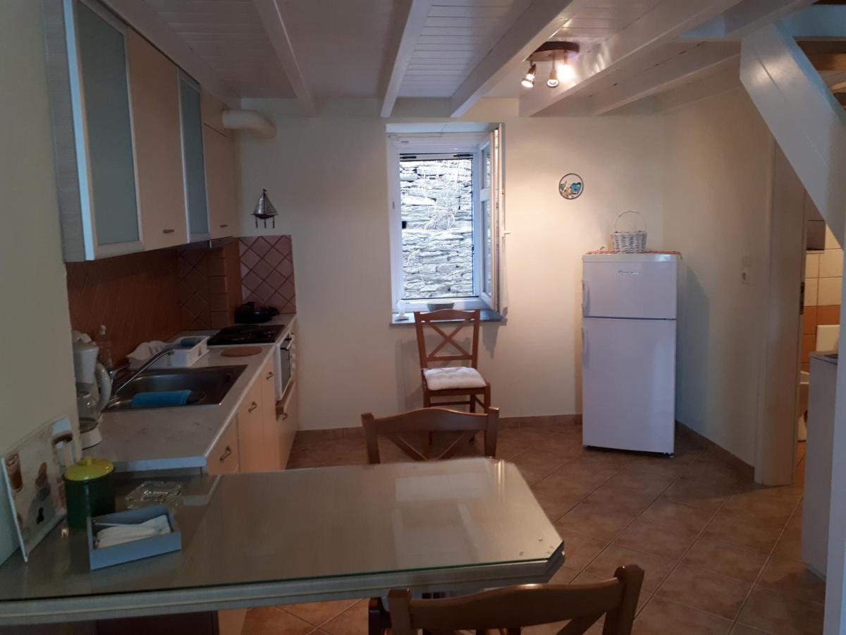 Roula'S Suites Andros Town Exterior photo