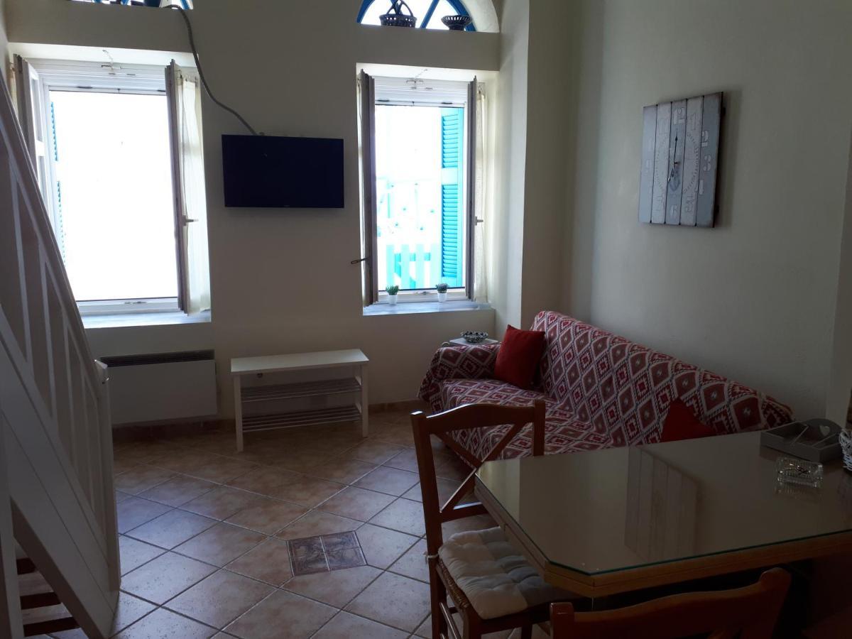 Roula'S Suites Andros Town Exterior photo